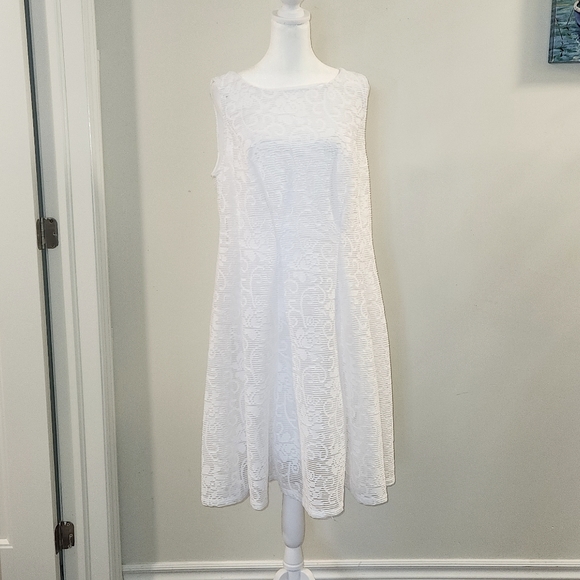 Lane Bryant~ White Lace Sleeveless Dress Size 14/16 - Picture 2 of 6